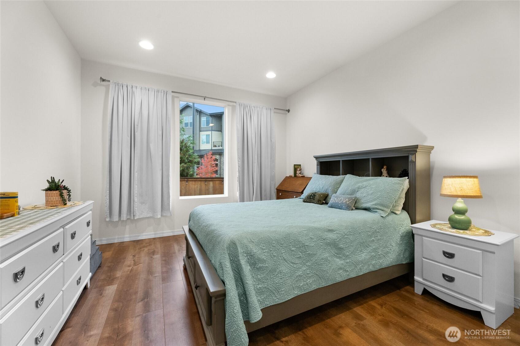 MAPLE VALLEY, Washington, 98038, United States, 2 Bedrooms Bedrooms, ,2 BathroomsBathrooms,Residential,For Sale,1989729