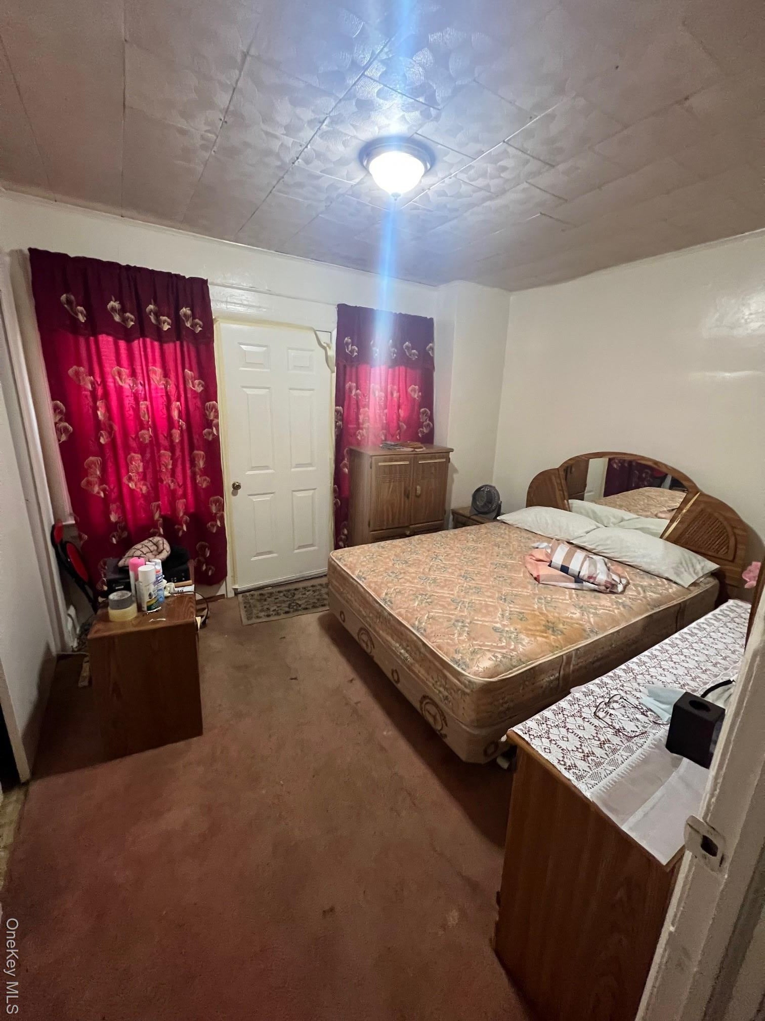 South Ozone Park, New York, 11420, United States, ,2 BathroomsBathrooms,Residential,For Sale,1976352