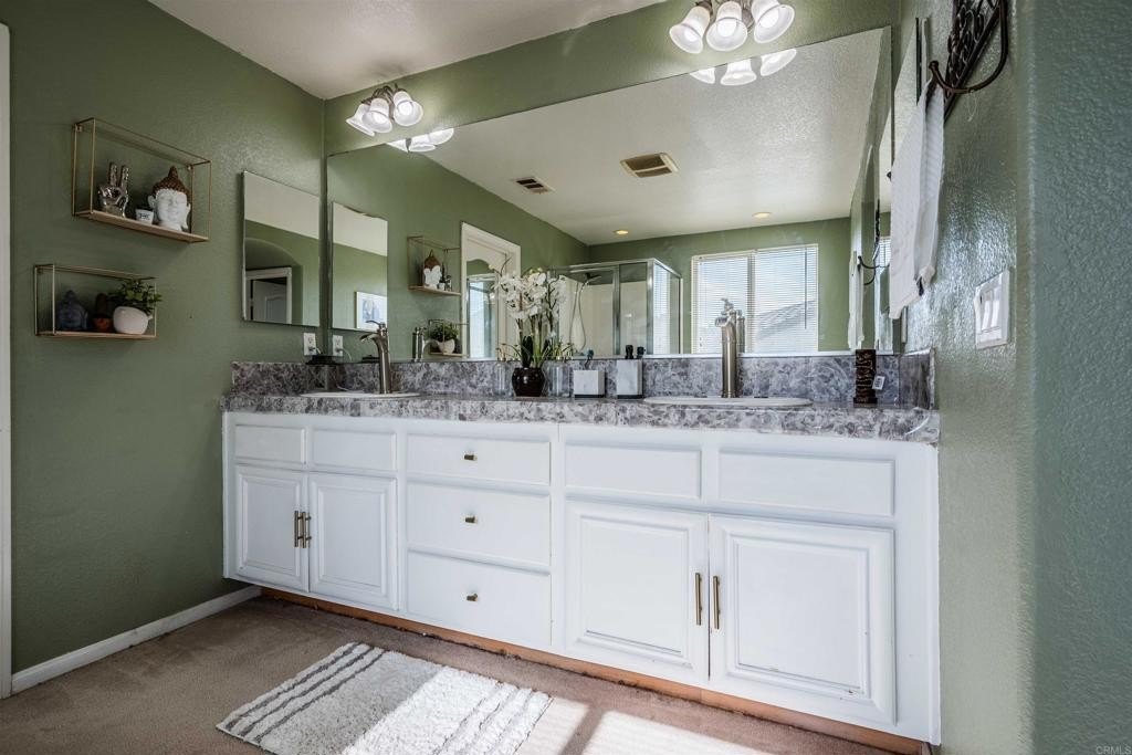 Hemet, California, 92545, United States, 5 Bedrooms Bedrooms, ,3 BathroomsBathrooms,Residential,For Sale,1877252