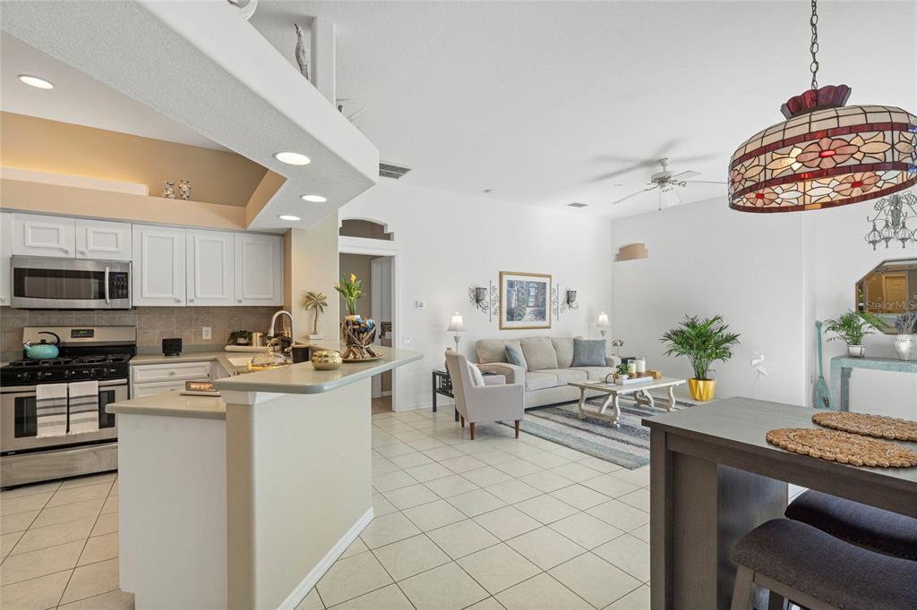 Bradenton, Florida, 34212, United States, 3 Bedrooms Bedrooms, ,3 BathroomsBathrooms,Residential,For Sale,1991817