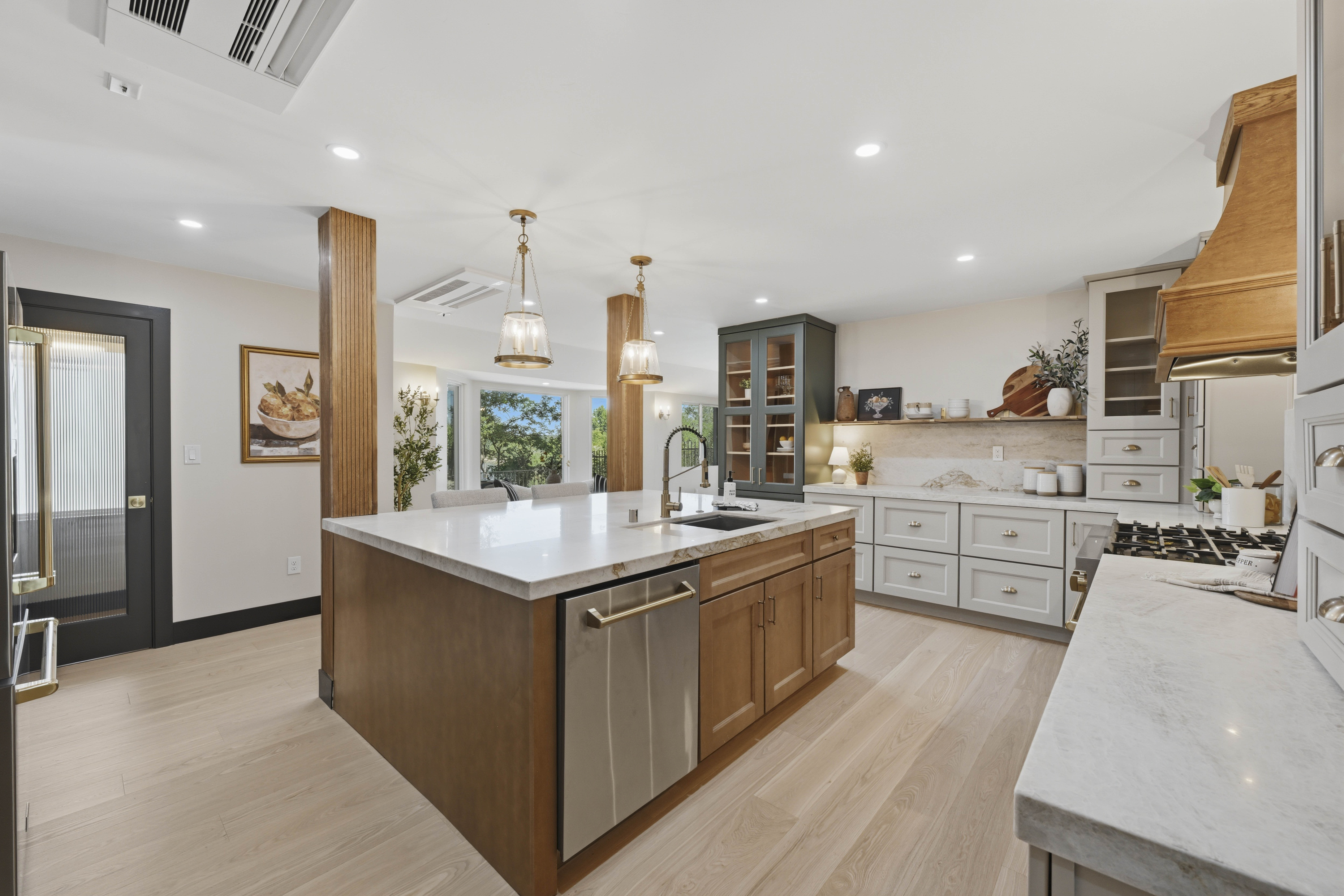  9815 Mira Del Rio Drive, Sacramento, CA 95827 - 物件實景
