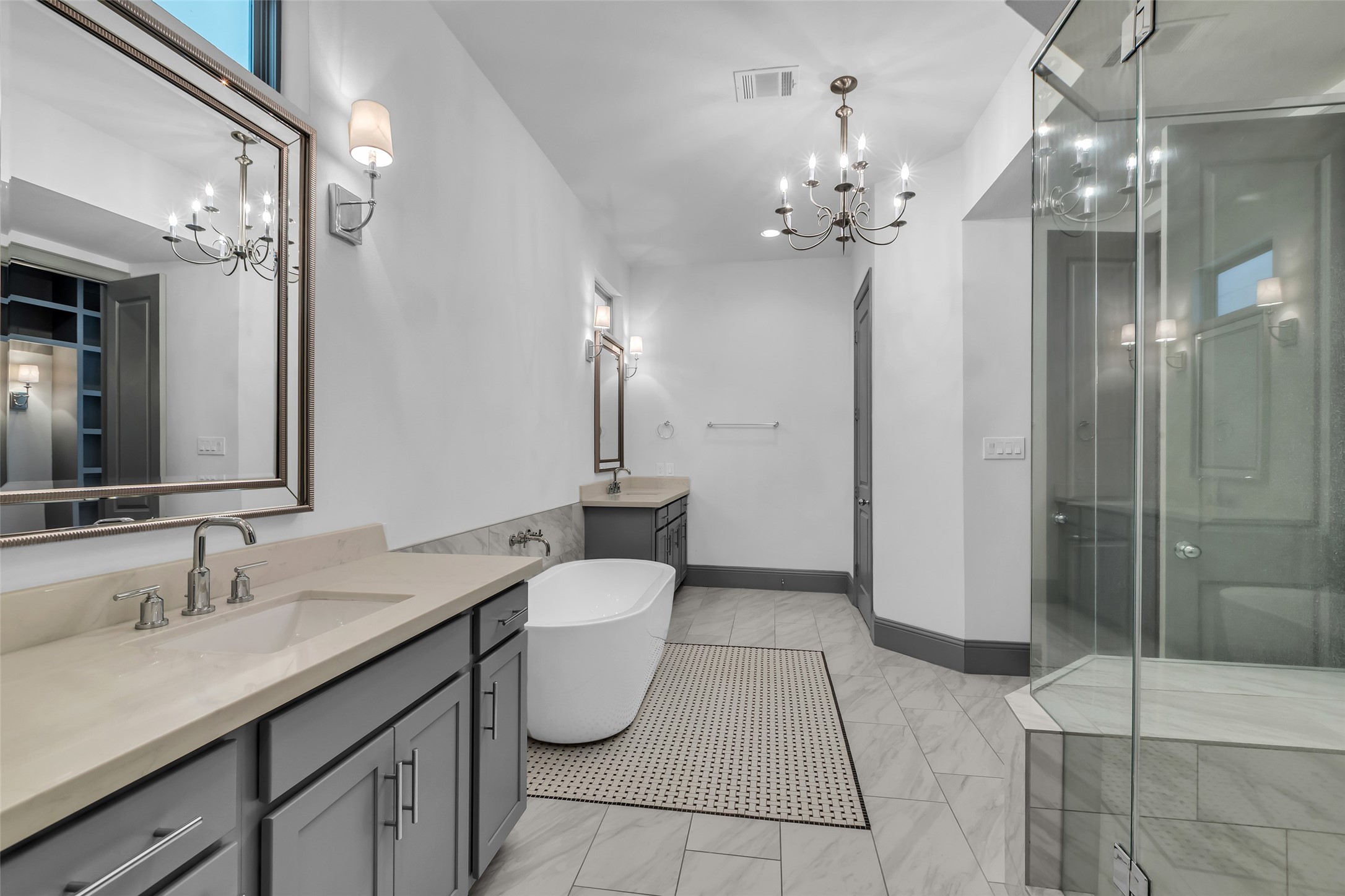 Houston, Texas, 77008, United States, 4 Bedrooms Bedrooms, ,4 BathroomsBathrooms,Residential,For Sale,1989556