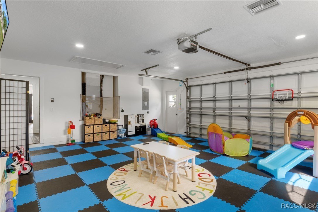 Beverly Hills, Florida, 34465, United States, 3 Bedrooms Bedrooms, ,2 BathroomsBathrooms,Residential,For Sale,1976634