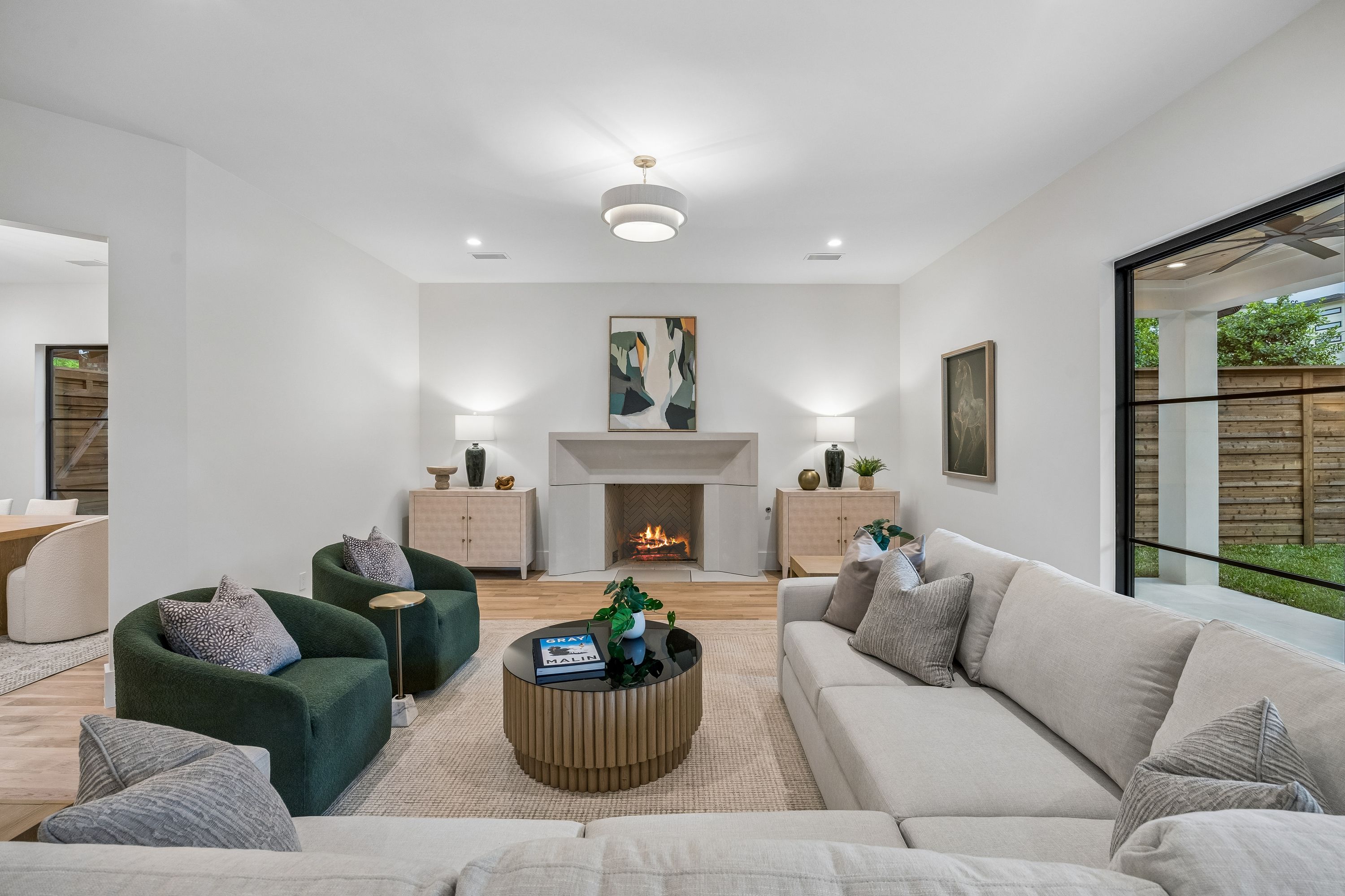  Luxurious East Dallas Home by Birchwood Custom Homes with Modern Elegance - 物件實景