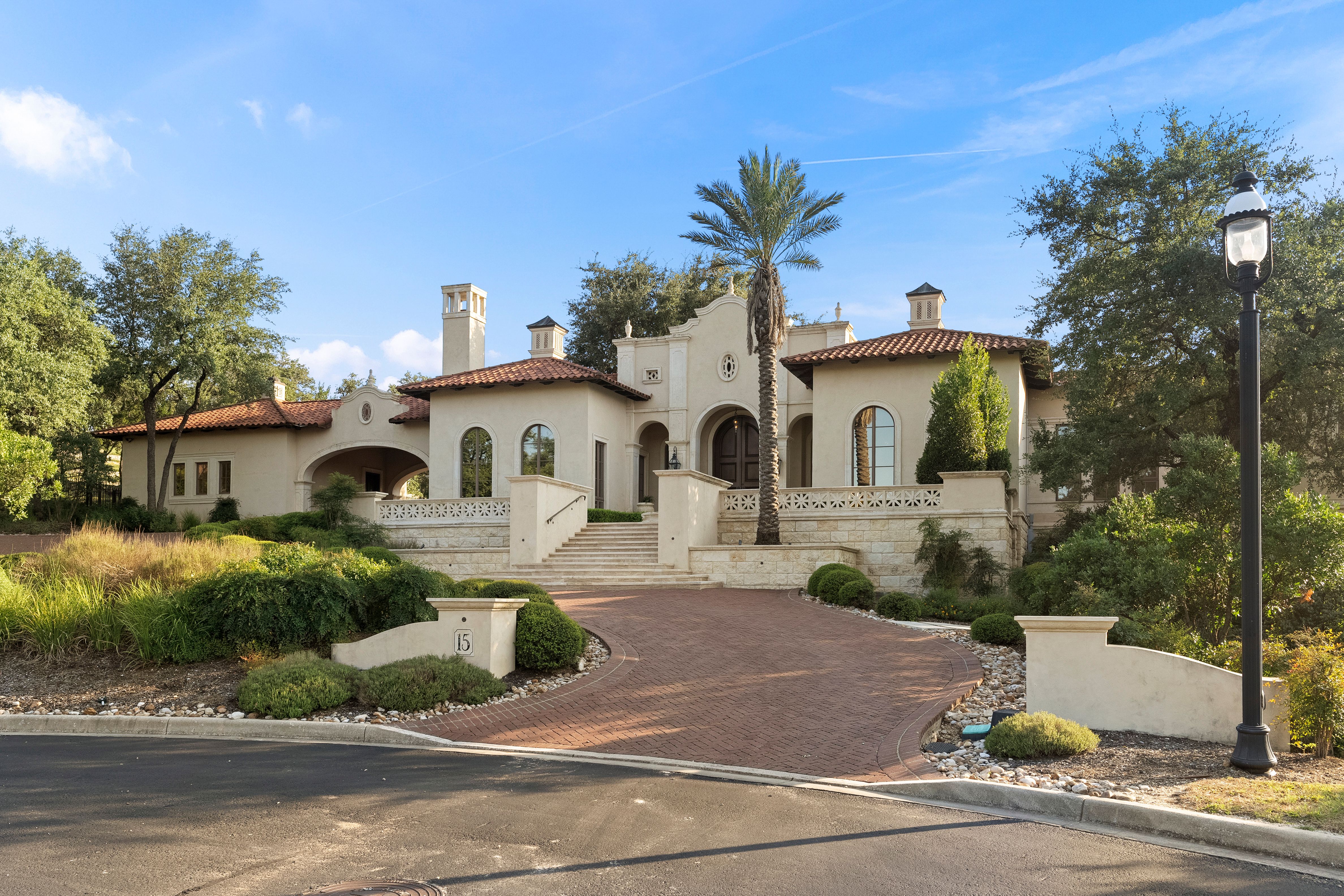  Mediterranean Style Estate in The Dominion - 物件實景