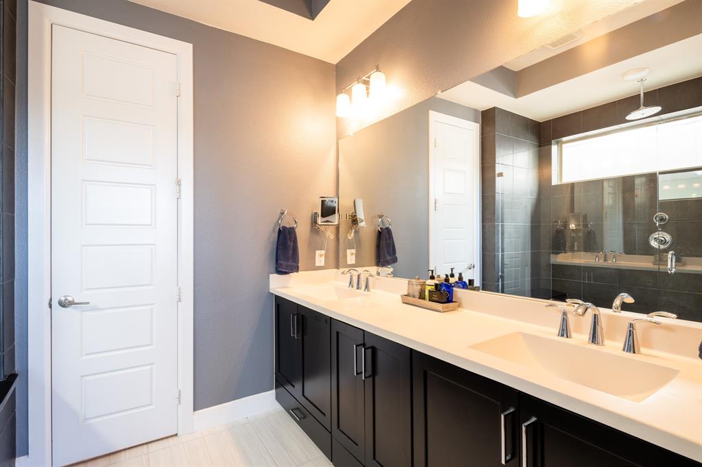 Dallas, Texas, 75212, United States, 3 Bedrooms Bedrooms, ,4 BathroomsBathrooms,Residential,For Sale,1966564