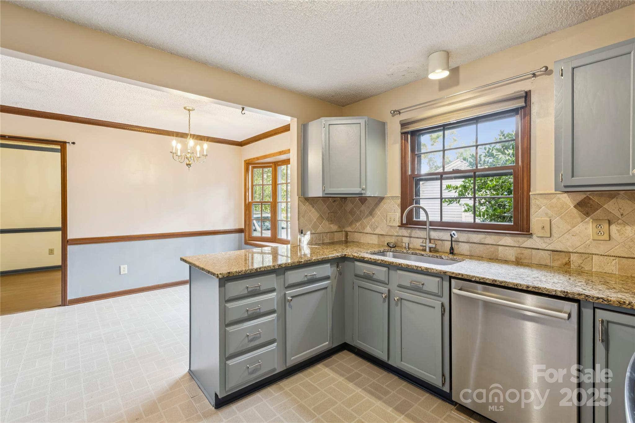 Matthews, North Carolina, 28105, United States, 4 Bedrooms Bedrooms, ,3 BathroomsBathrooms,Residential,For Sale,1938548