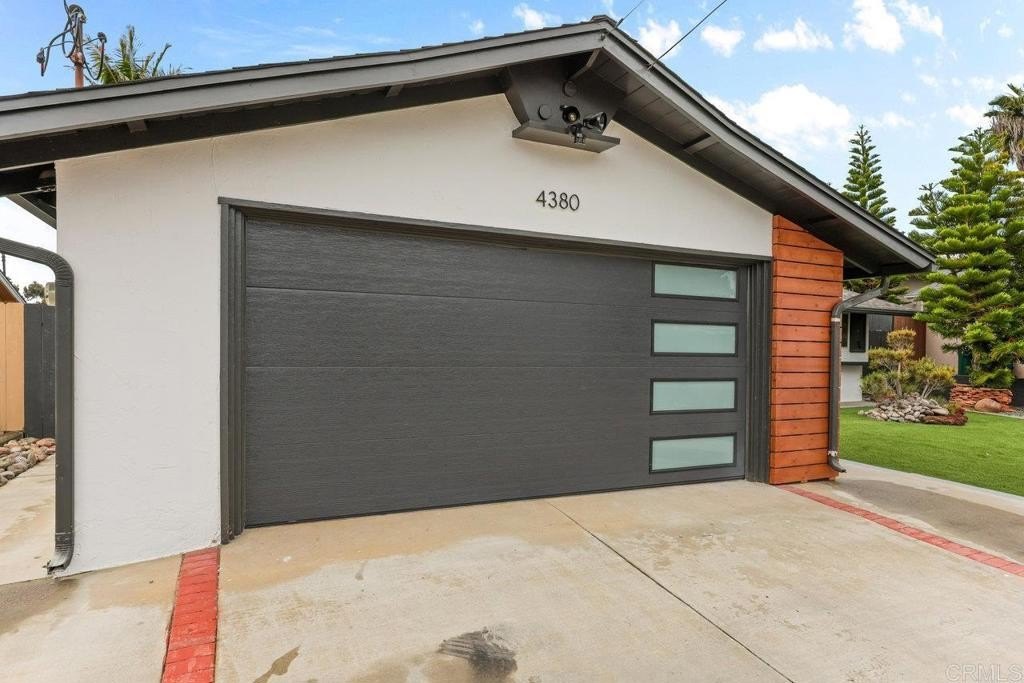 San Diego, California, 92117, United States, 3 Bedrooms Bedrooms, ,2 BathroomsBathrooms,Residential,For Sale,1793737