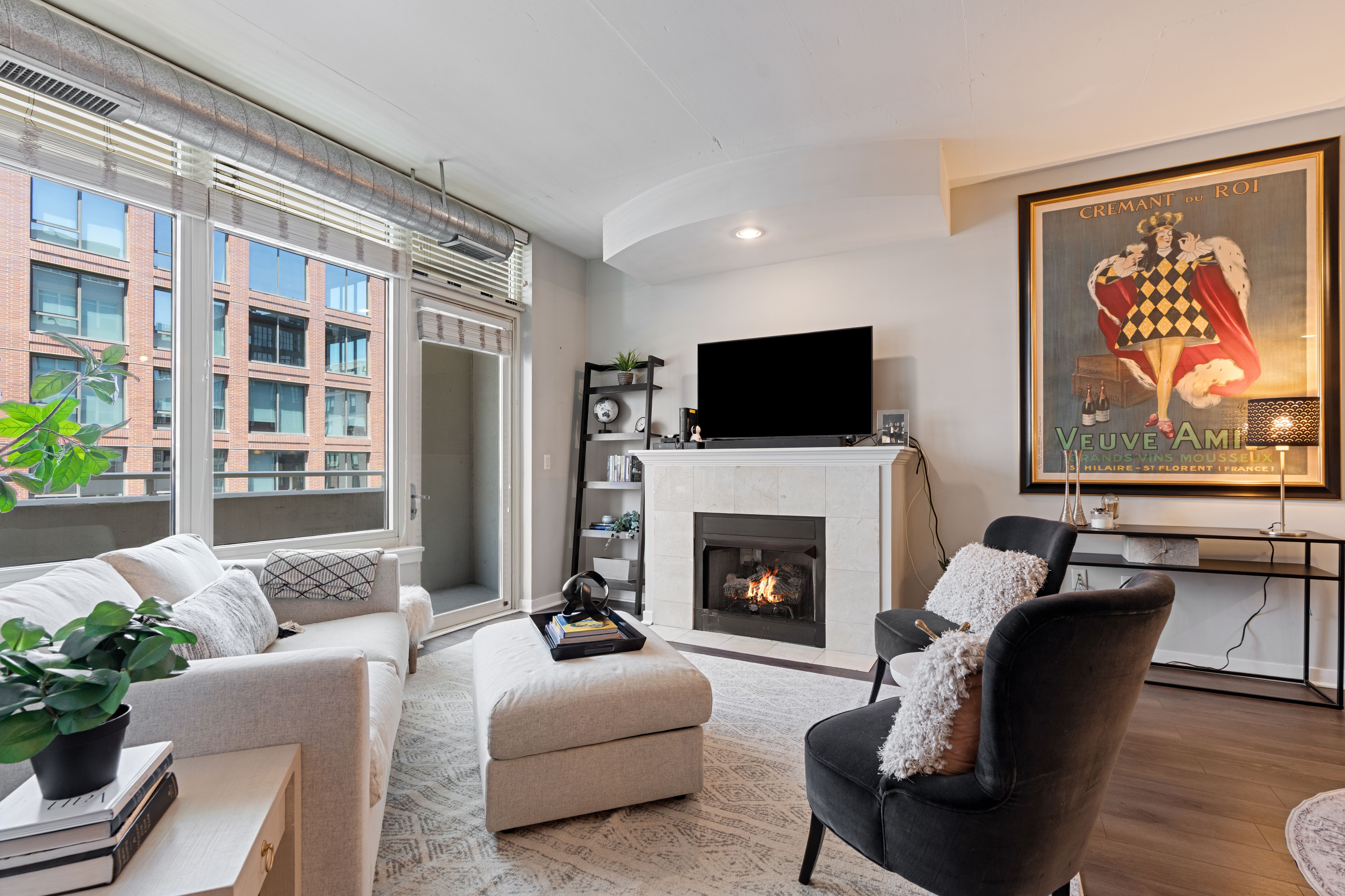  Spacious and Bright One Bedroom Condo in Perfect West Loop Location - 物件實景