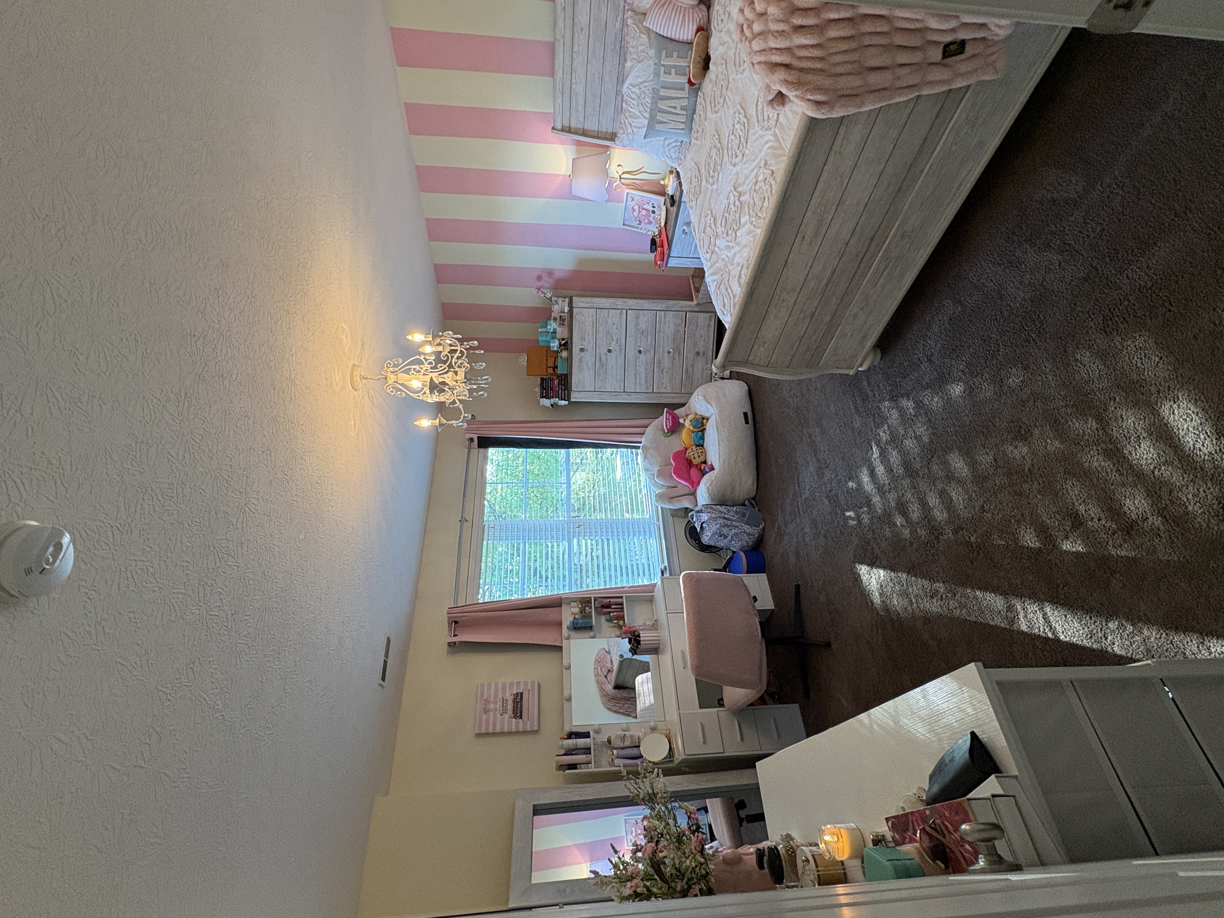 Ironton, Ohio, 45638, United States, 3 Bedrooms Bedrooms, ,4 BathroomsBathrooms,Residential,For Sale,2049357