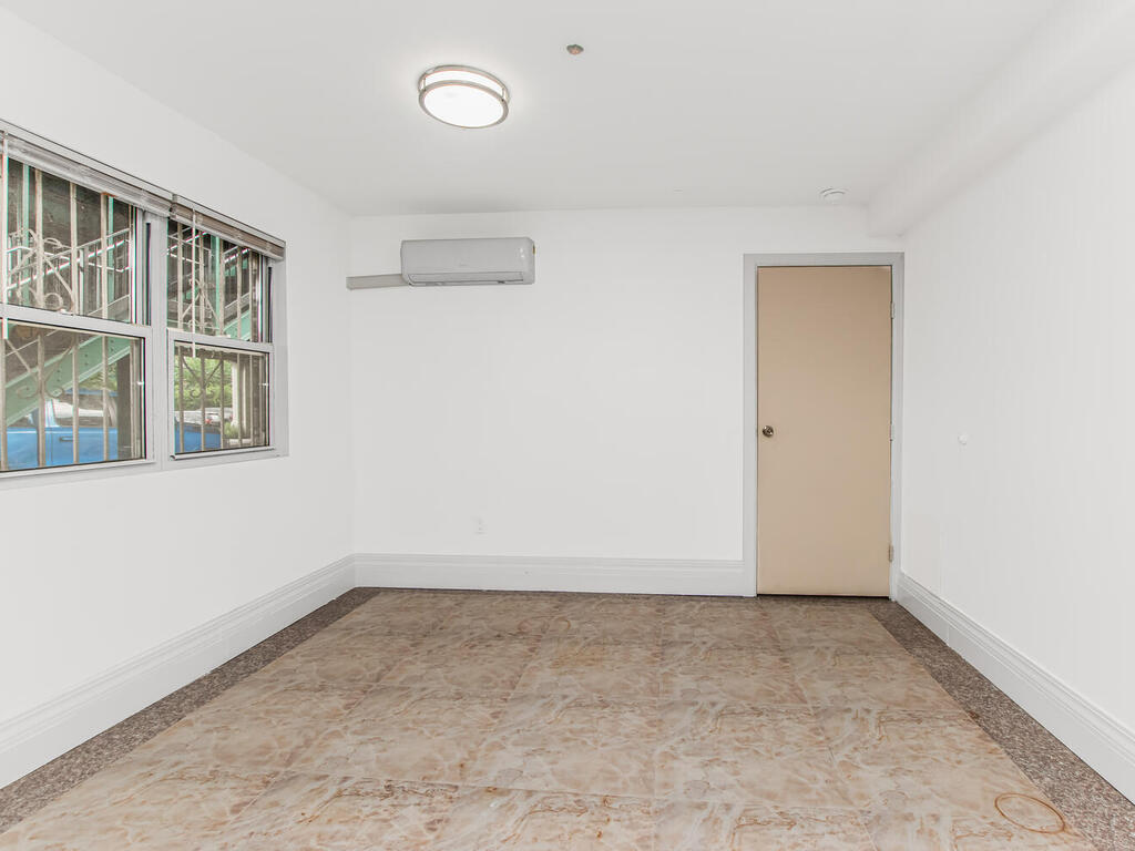 Bronx, New York, 10462, United States, 8 Bedrooms Bedrooms, ,3 BathroomsBathrooms,Residential,For Sale,1981445