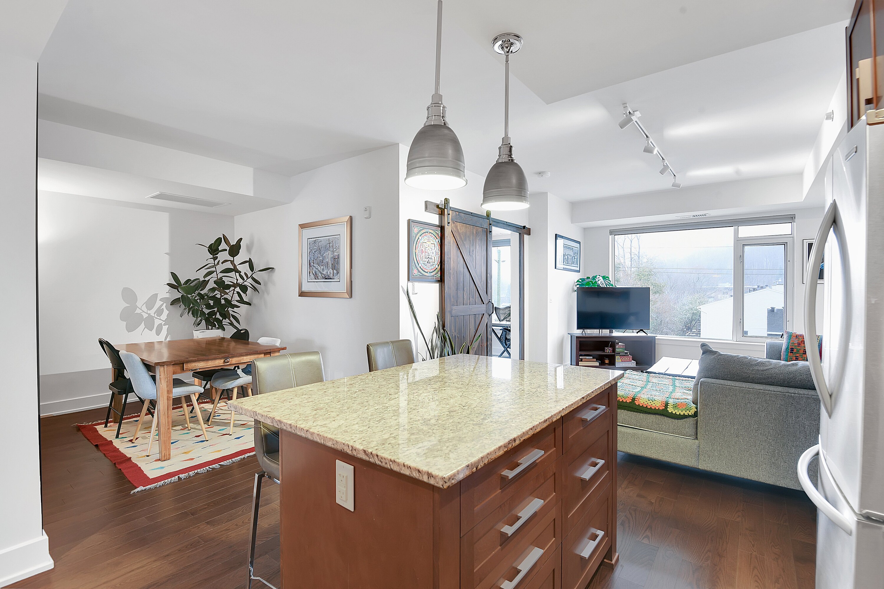  The Kavanaugh - 2 Bed + Den - 物件實景