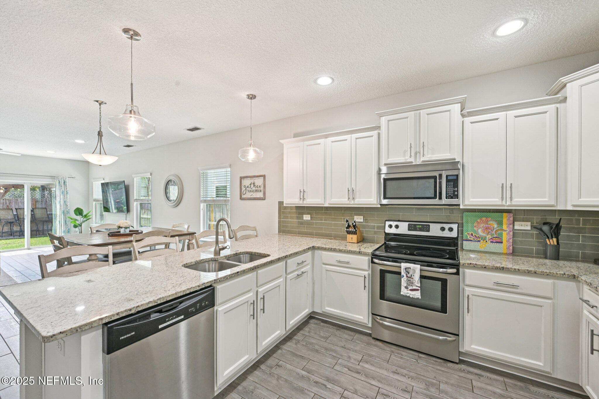 Jacksonville Beach, Florida, 32250, United States, 4 Bedrooms Bedrooms, ,3 BathroomsBathrooms,Residential,For Sale,1939457