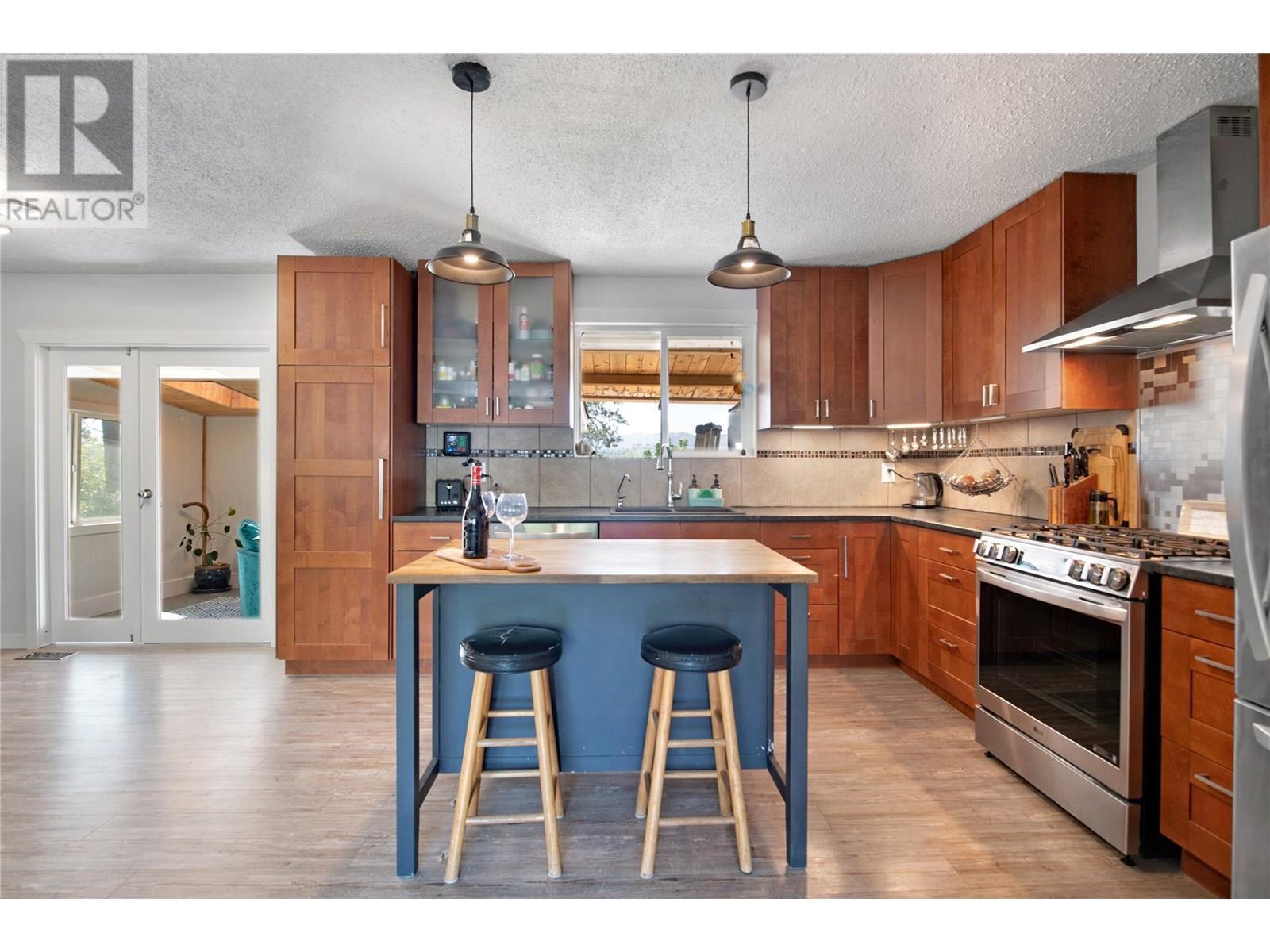 LAKE COUNTRY, British Columbia, V4V 1W2, CA, 4 Bedrooms Bedrooms, ,2 BathroomsBathrooms,Residential,For Sale,1896793