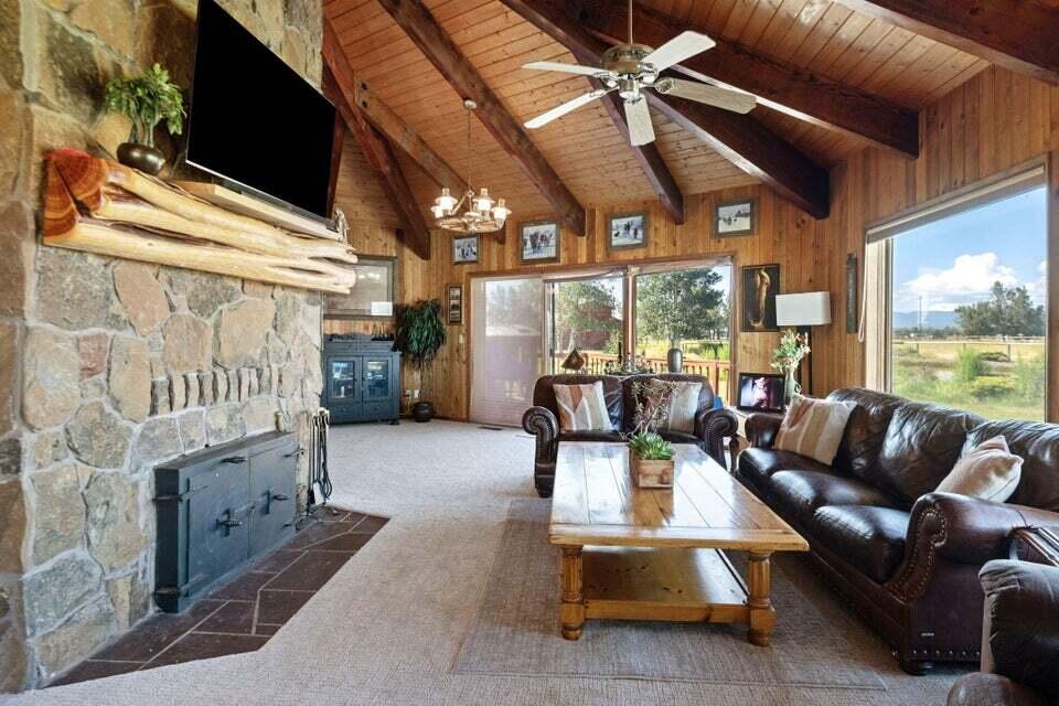 Sisters, Oregon, 97759, United States, 3 Bedrooms Bedrooms, ,3 BathroomsBathrooms,Residential,For Sale,1917351