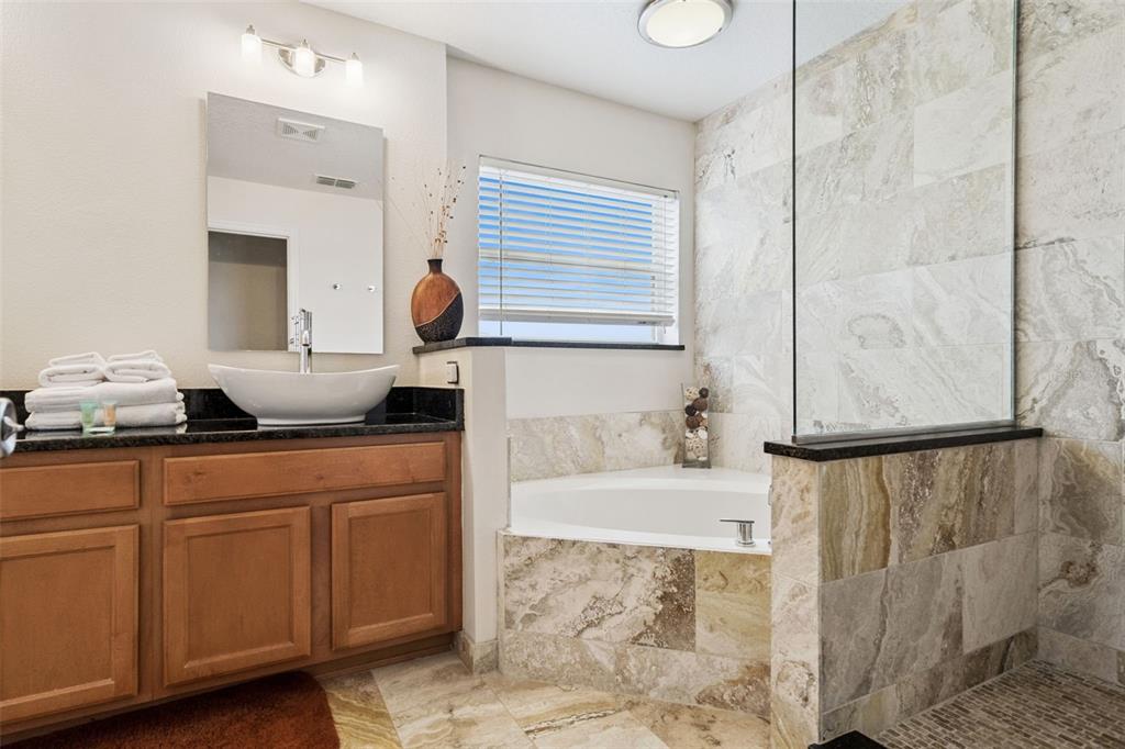 Davenport, Florida, 33897, United States, 5 Bedrooms Bedrooms, ,3 BathroomsBathrooms,Residential,For Sale,1966625