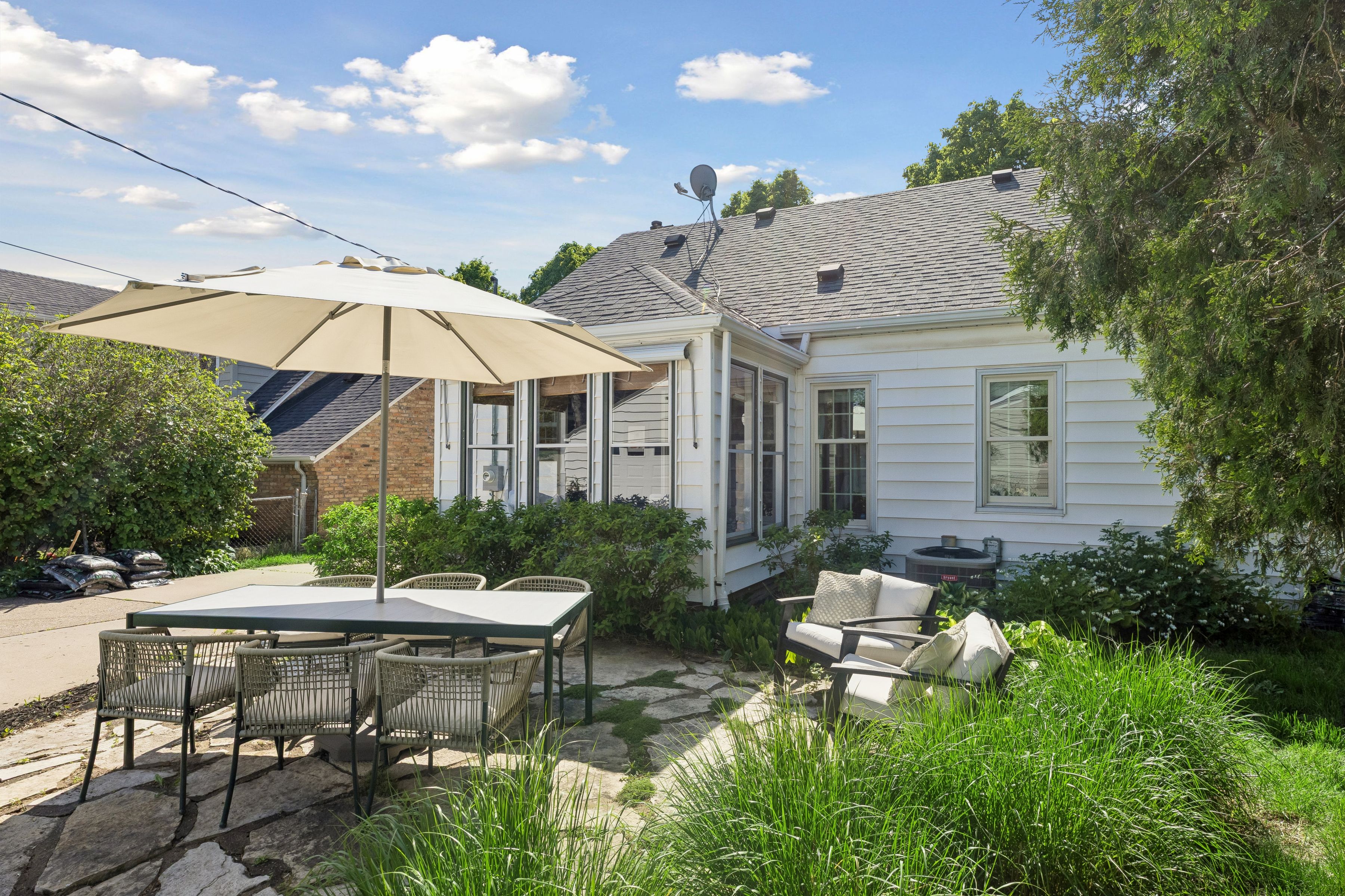  Elegant Cape Cod Living with Timeless Architectural Detail - 物件實景