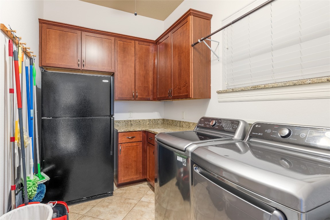 Austin, Texas, 78732, United States, 4 Bedrooms Bedrooms, ,3 BathroomsBathrooms,Residential,For Sale,1911419