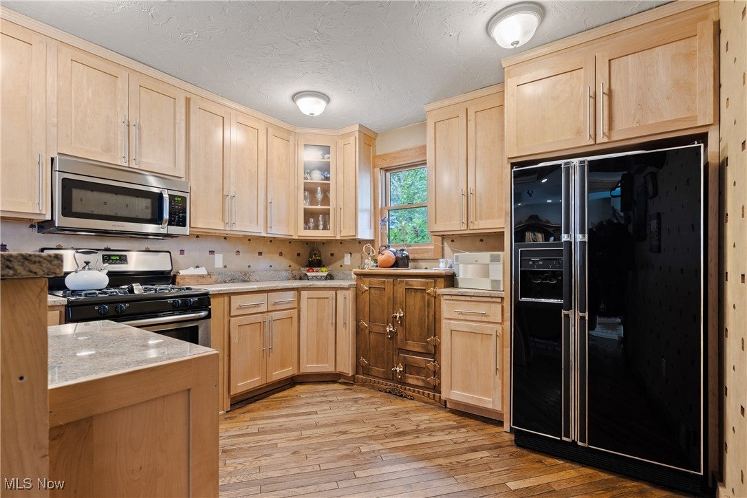 Cleveland, Ohio, 44113, United States, 3 Bedrooms Bedrooms, ,4 BathroomsBathrooms,Residential,For Sale,1984065