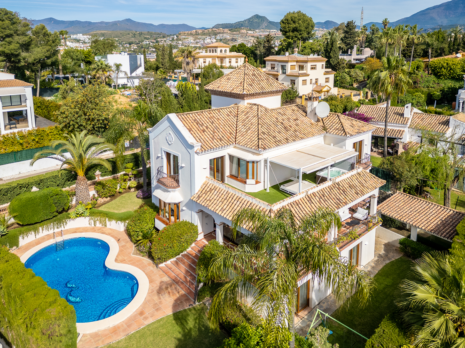  Villa with independent apartment in Nueva Milla de Oro, Estepona - 物件實景