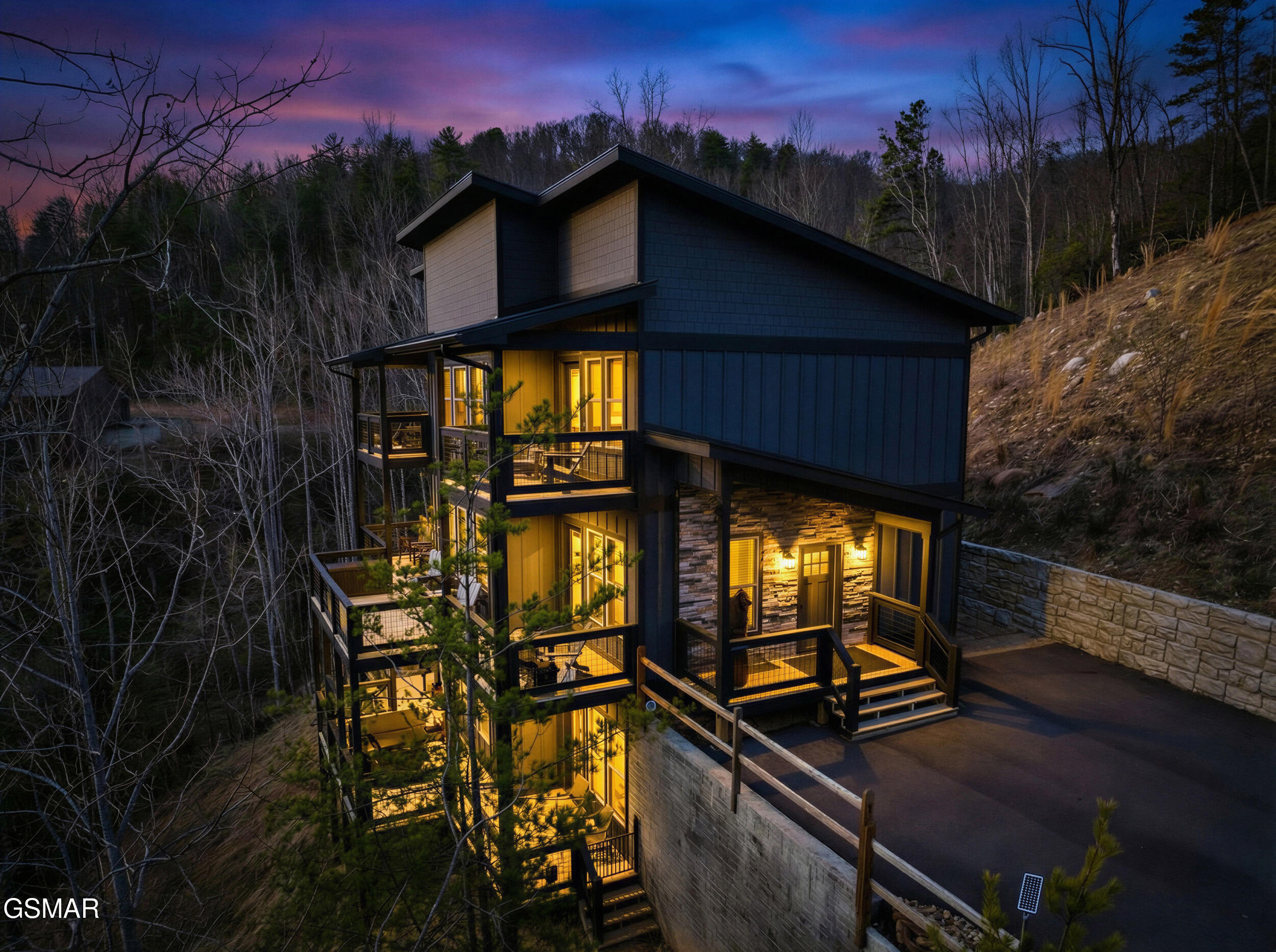 Gatlinburg, Tennessee, 37738, United States, 3 Bedrooms Bedrooms, ,4 BathroomsBathrooms,Residential,For Sale,2012548