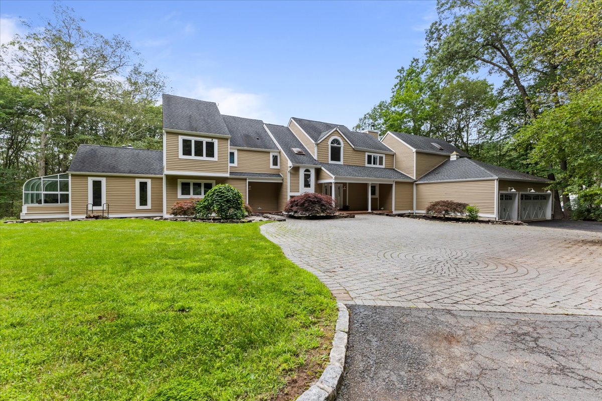 Bernardsville, New Jersey, 07924, United States, 5 Bedrooms Bedrooms, ,6 BathroomsBathrooms,Residential,For Sale,1981424