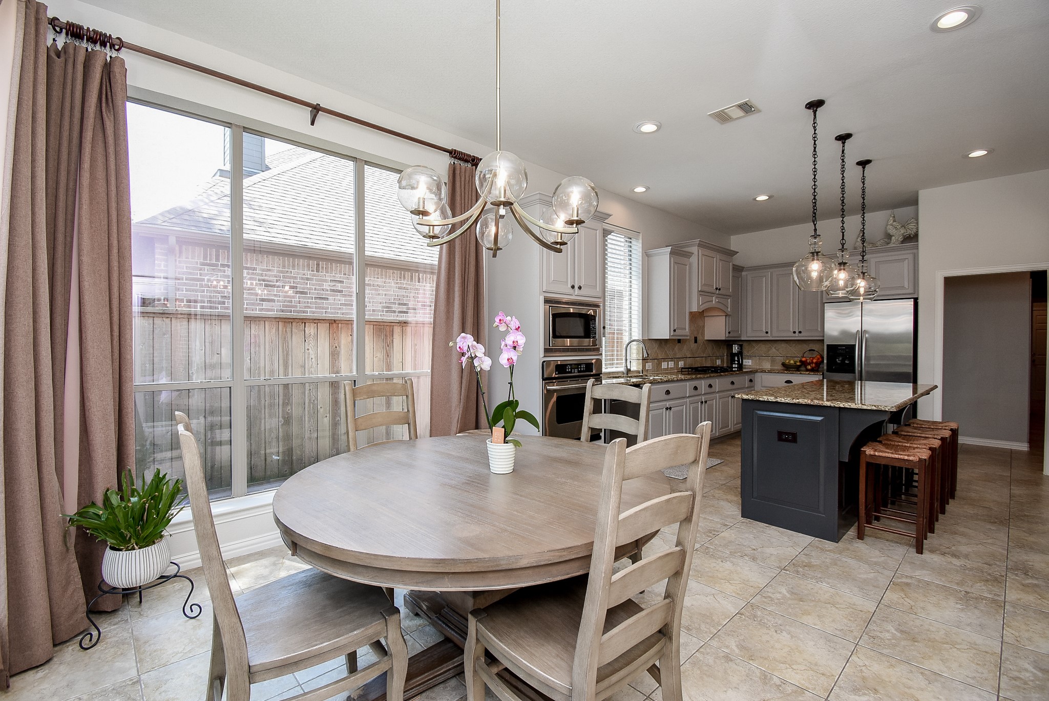  3302 Saint Charles Court - 物件實景