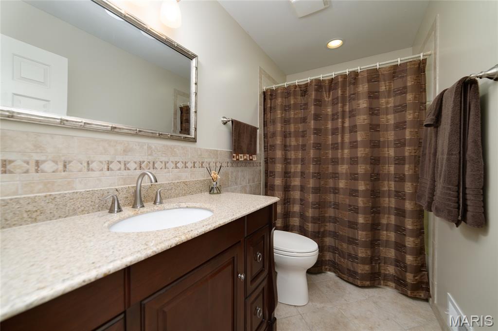 Chesterfield, Missouri, 63017, United States, 4 Bedrooms Bedrooms, ,3 BathroomsBathrooms,Residential,For Sale,1966337