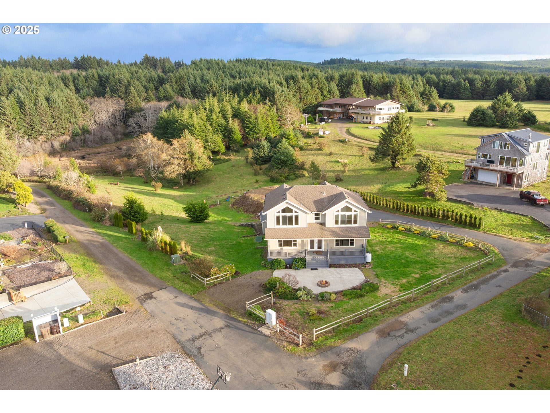 Tillamook, Oregon, 97141, United States, 3 Bedrooms Bedrooms, ,4 BathroomsBathrooms,Residential,For Sale,1998230