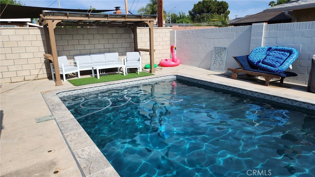 Anaheim, California, 92801, United States, 4 Bedrooms Bedrooms, ,2 BathroomsBathrooms,Residential,For Sale,1987954