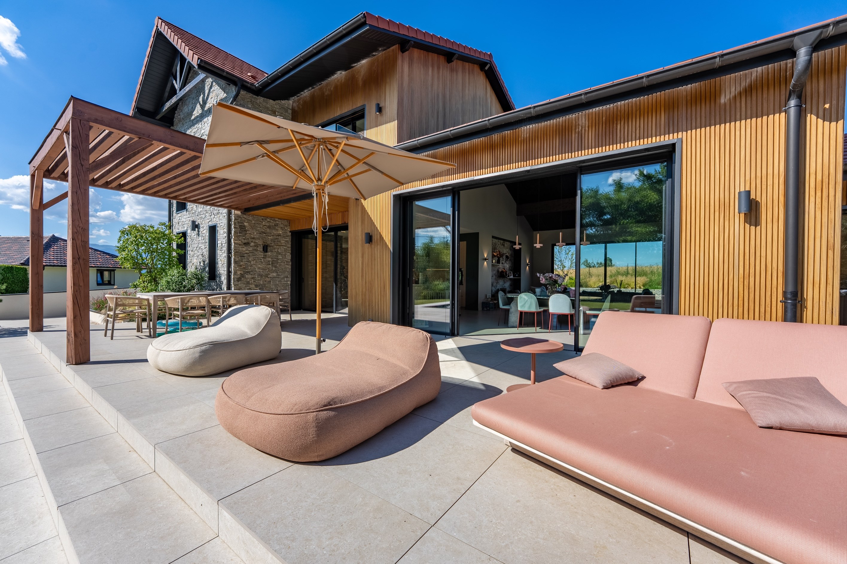  Contemporary villa with  a prime location near the Swiss border. - 物件實景
