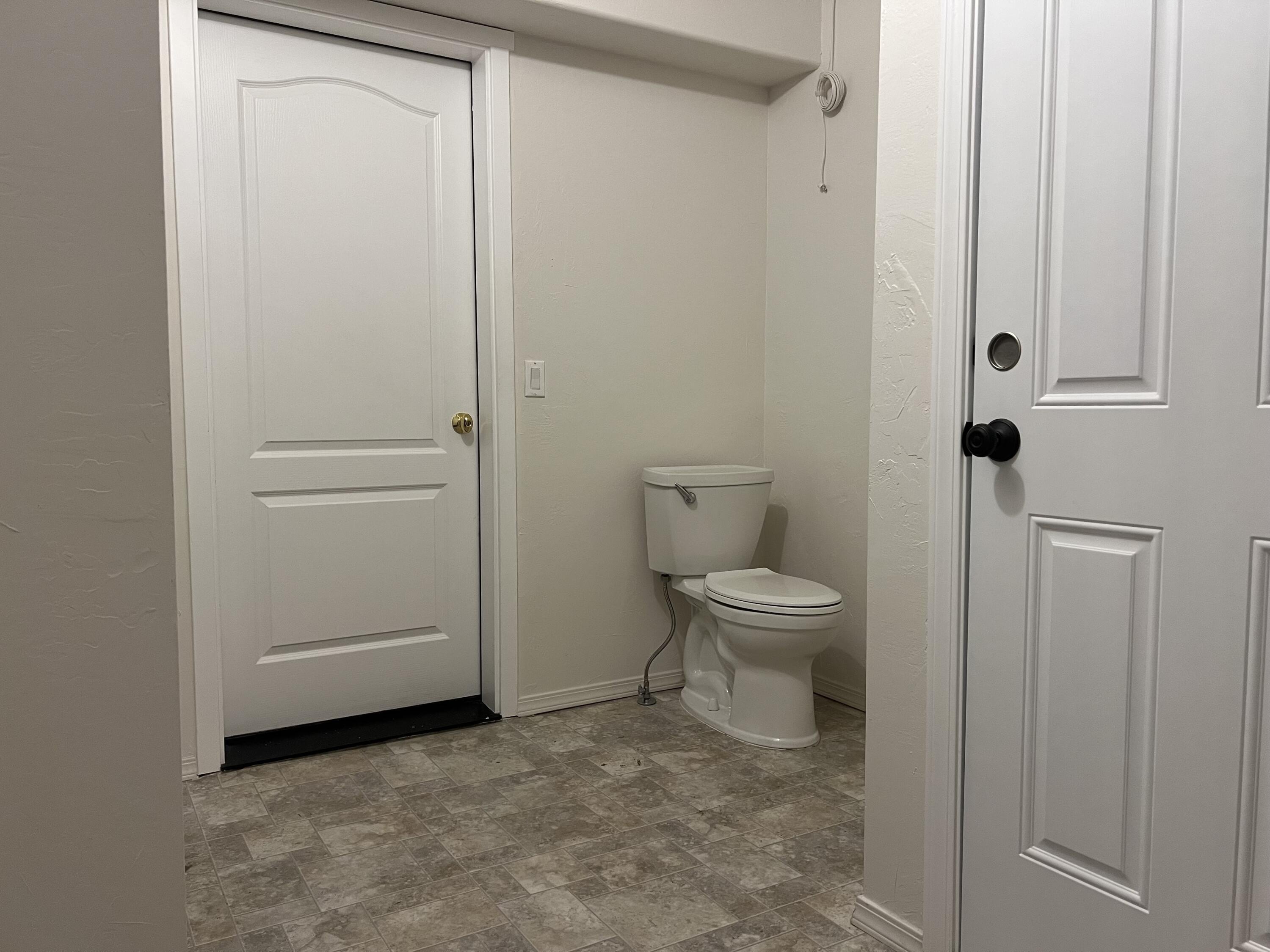 Grants Pass, Oregon, 97526, United States, 5 Bedrooms Bedrooms, ,4 BathroomsBathrooms,Residential,For Sale,1980751