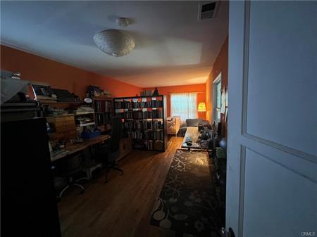 Van Nuys, California, 91401, United States, 2 Bedrooms Bedrooms, ,1 BathroomBathrooms,Residential,For Sale,1914216