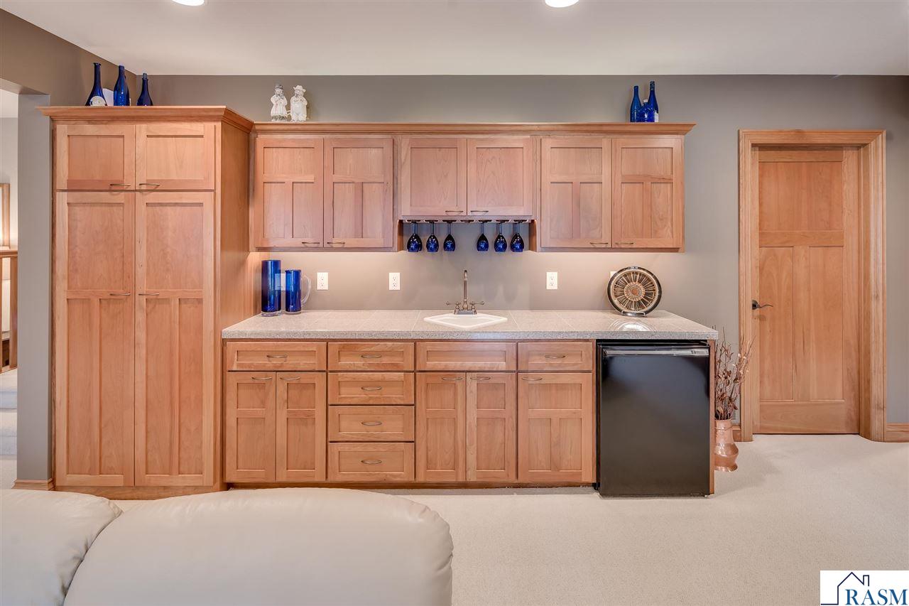 Mankato, Minnesota, 56001, United States, 3 Bedrooms Bedrooms, ,2 BathroomsBathrooms,Residential,For Sale,1982289