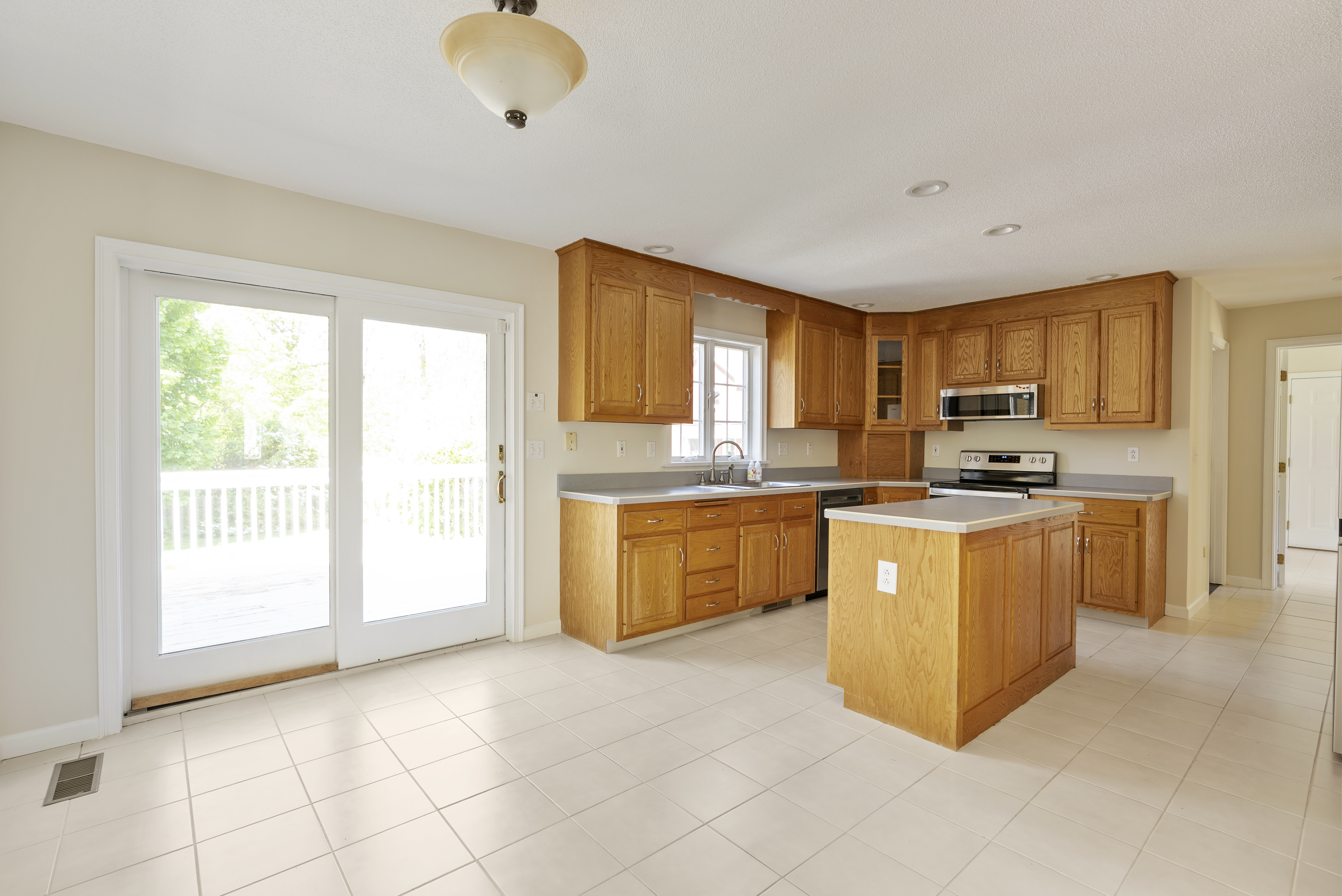  555 Waterville Road - 物件實景
