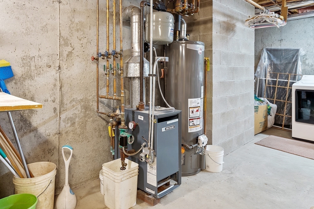 Peabody, Massachusetts, 01960, United States, 4 Bedrooms Bedrooms, ,2 BathroomsBathrooms,Residential,For Sale,1991125