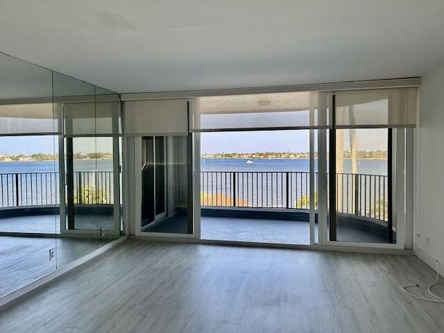 Hypoluxo, Florida, 33462, United States, 2 Bedrooms Bedrooms, ,2 BathroomsBathrooms,Residential,For Sale,1736314