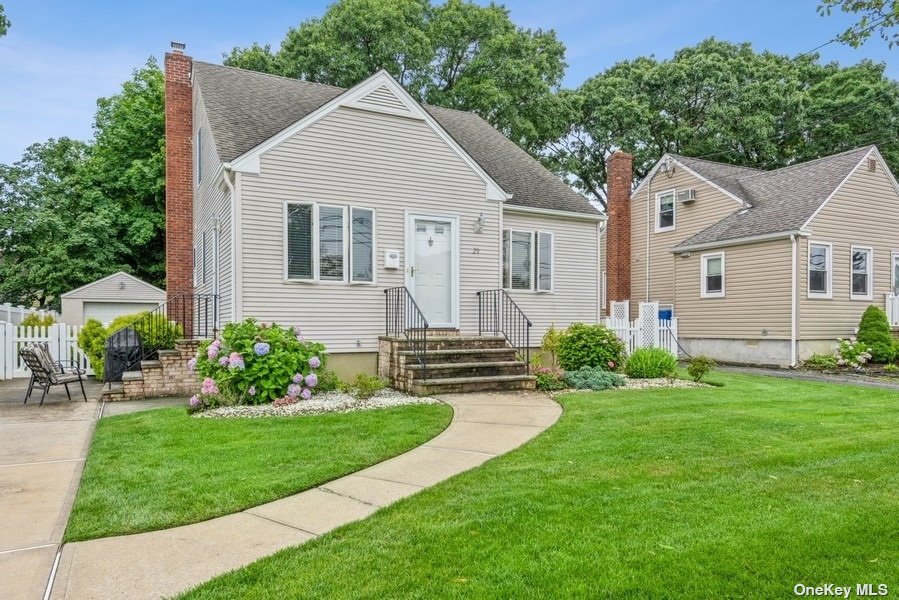 29 Croydon Drive, Bellmore, New York, 11710, United States, 4 Bedrooms Bedrooms, ,2 BathroomsBathrooms,Residential,For Sale,29 Croydon Drive,1433181