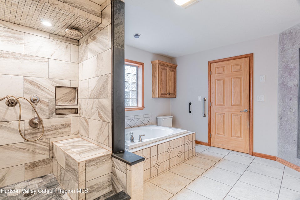 Saugerties, New York, 12477, United States, 4 Bedrooms Bedrooms, ,4 BathroomsBathrooms,Residential,For Sale,1928425