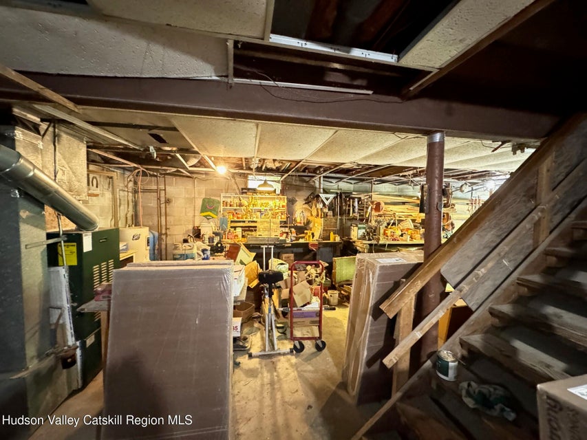 Saugerties, New York, 12477, United States, 5 Bedrooms Bedrooms, ,3 BathroomsBathrooms,Residential,For Sale,1984014