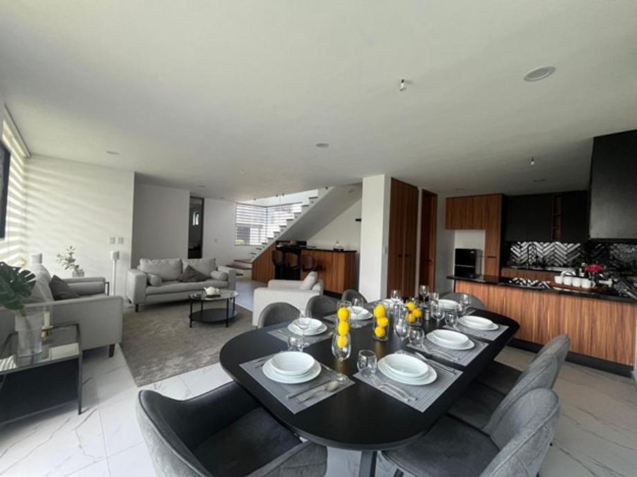 Metepec, Estado de méxico, 52172, Mexico, 3 Bedrooms Bedrooms, ,5 BathroomsBathrooms,Residential,For Sale,1804895