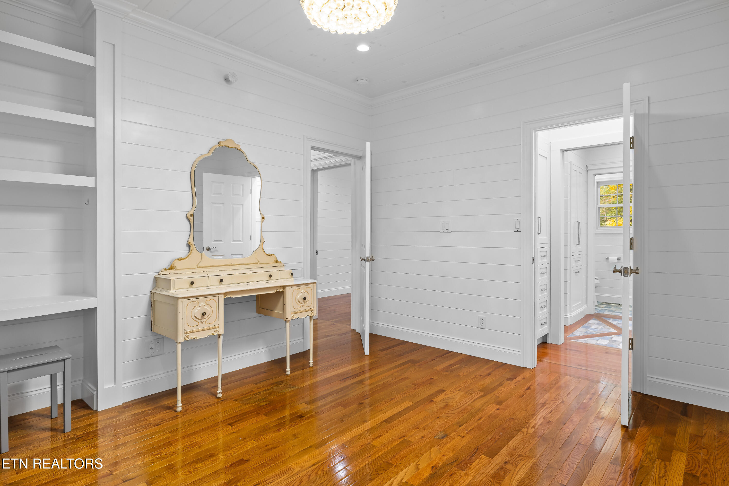 Maryville, Tennessee, 37803, United States, 4 Bedrooms Bedrooms, ,5 BathroomsBathrooms,Residential,For Sale,1984597