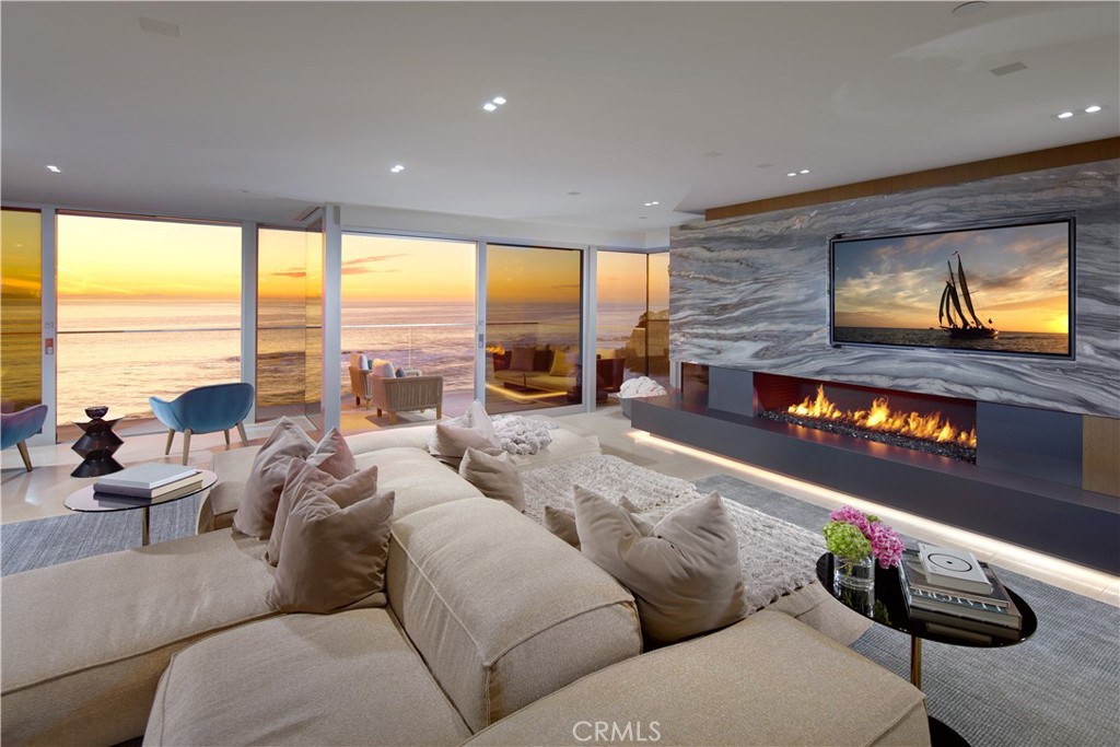 Laguna Beach, California, 92651, United States, 3 Bedrooms Bedrooms, ,4 BathroomsBathrooms,Residential,For Sale,1688637