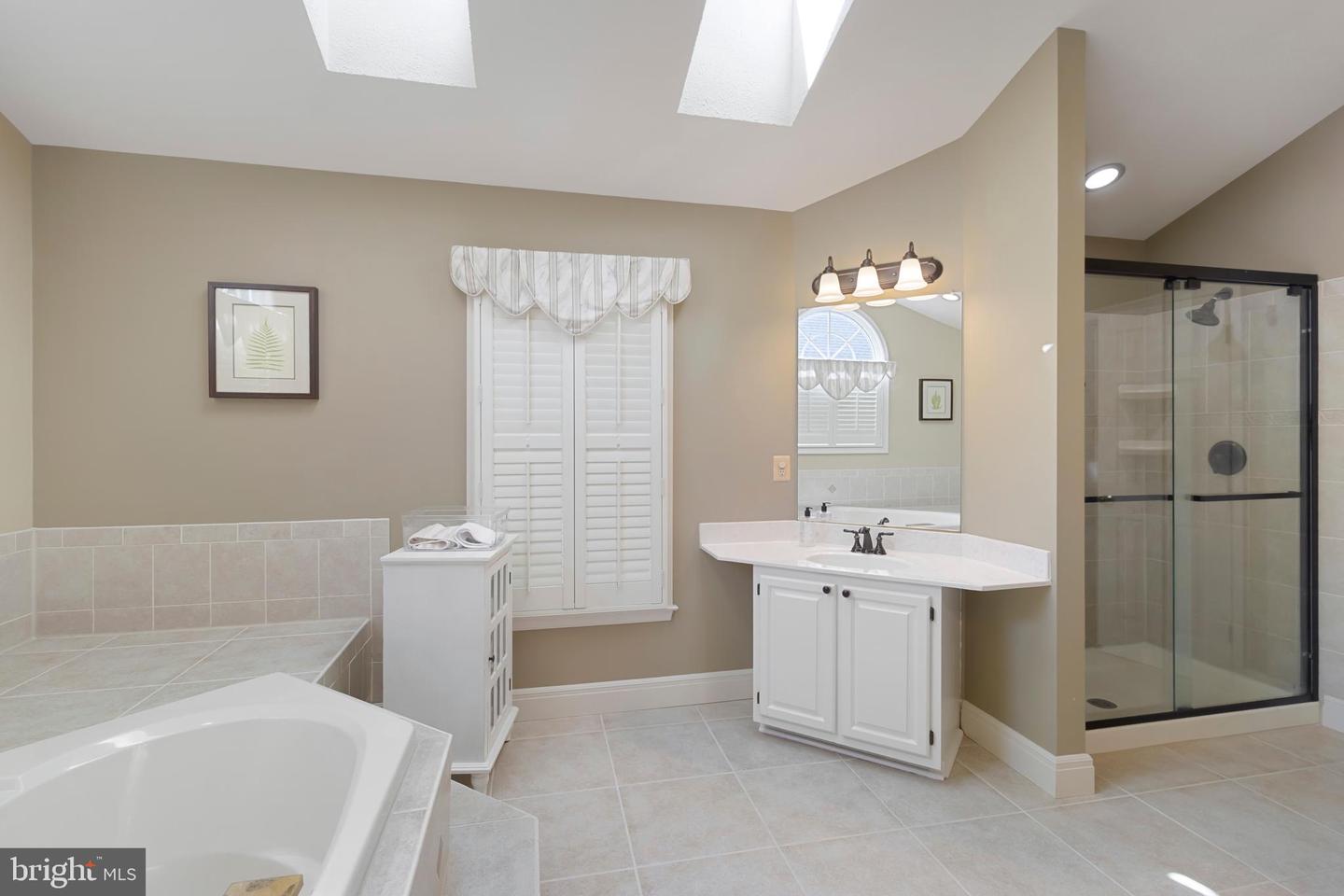 Fort Washington, Maryland, 20744, United States, 4 Bedrooms Bedrooms, ,4 BathroomsBathrooms,Residential,For Sale,1939842