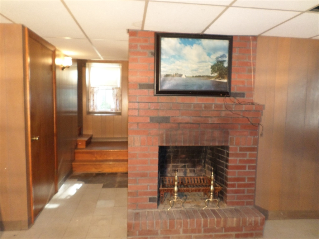 Saugus, Massachusetts, 01906, United States, 3 Bedrooms Bedrooms, ,2 BathroomsBathrooms,Residential,For Sale,1983401