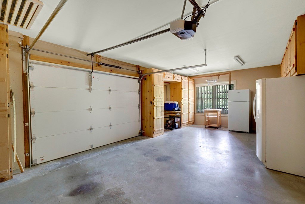 Hiawassee, Georgia, 30546, United States, 2 Bedrooms Bedrooms, ,3 BathroomsBathrooms,Residential,For Sale,1920293