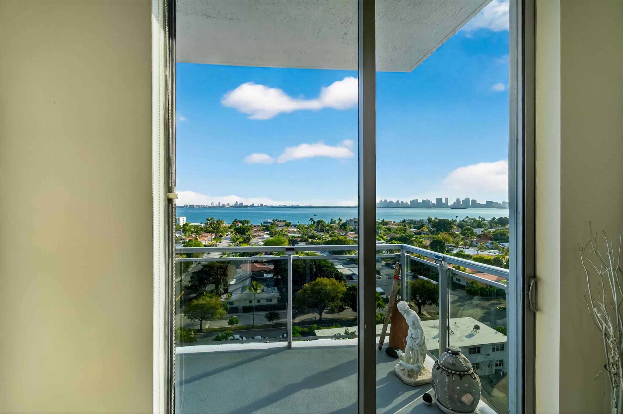 7901 S Hispanola Ave, North Bay Village, FL, 33141 - 物件實景