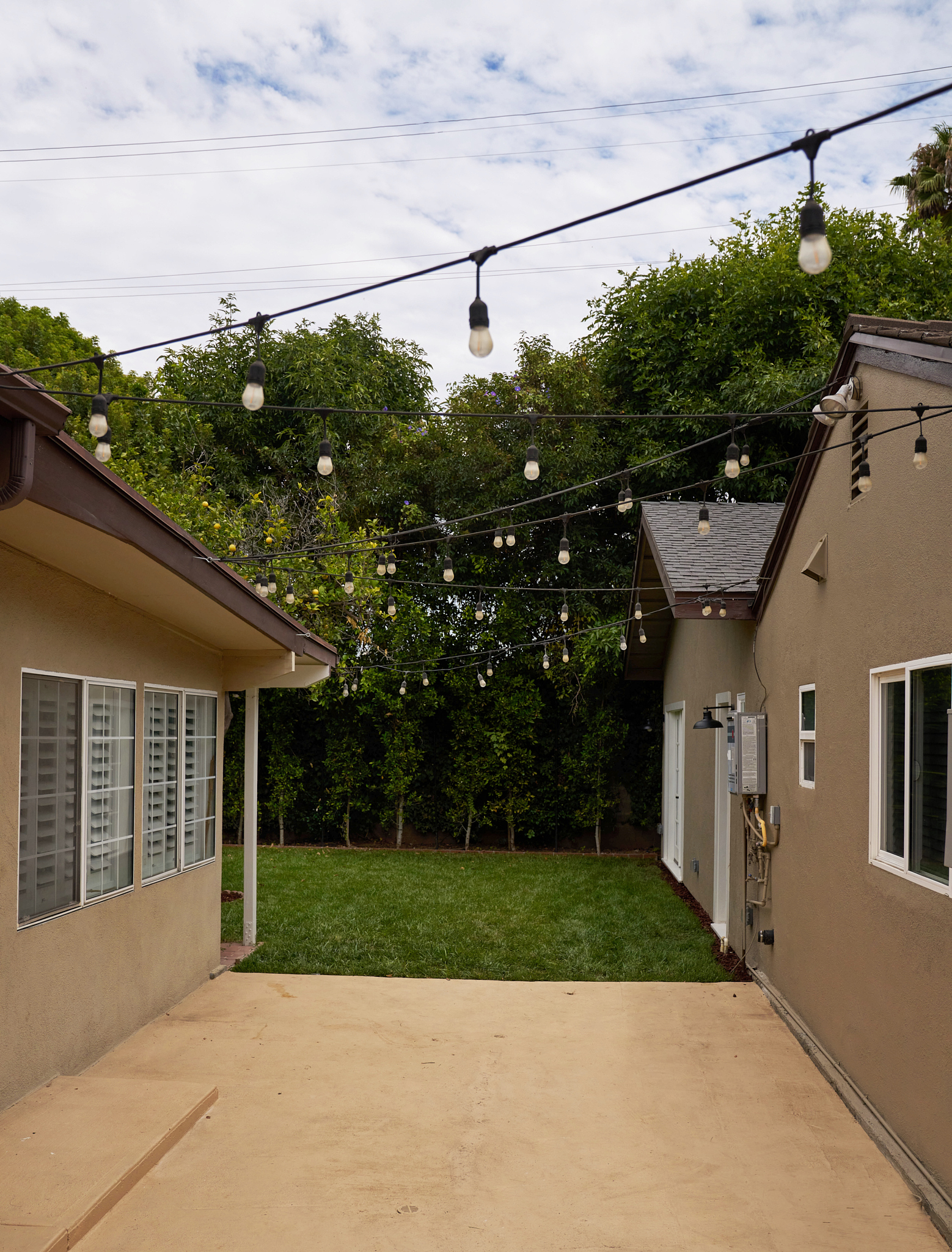  4734 Greenbush Ave - 物件實景