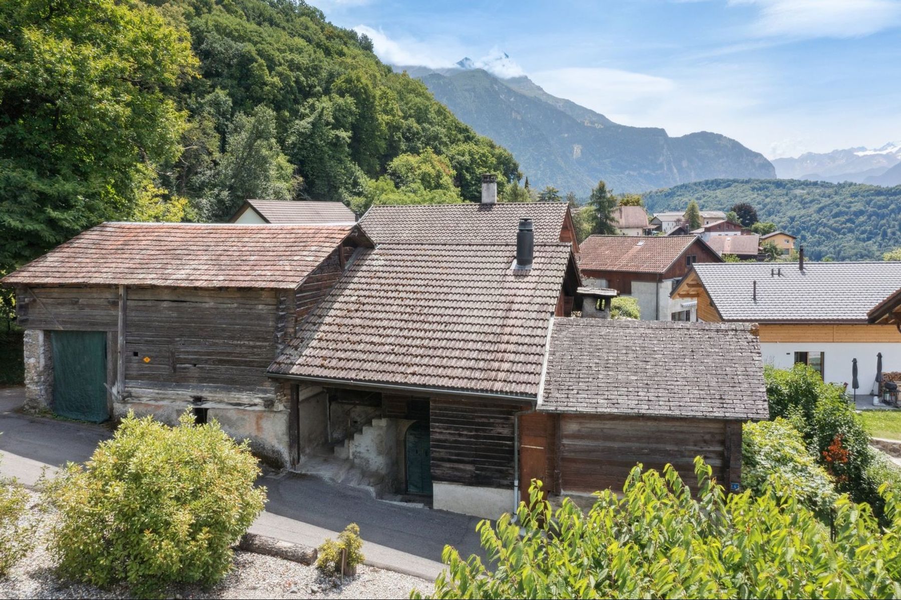  Village house with old outbuildings, rare potential - 物件實景