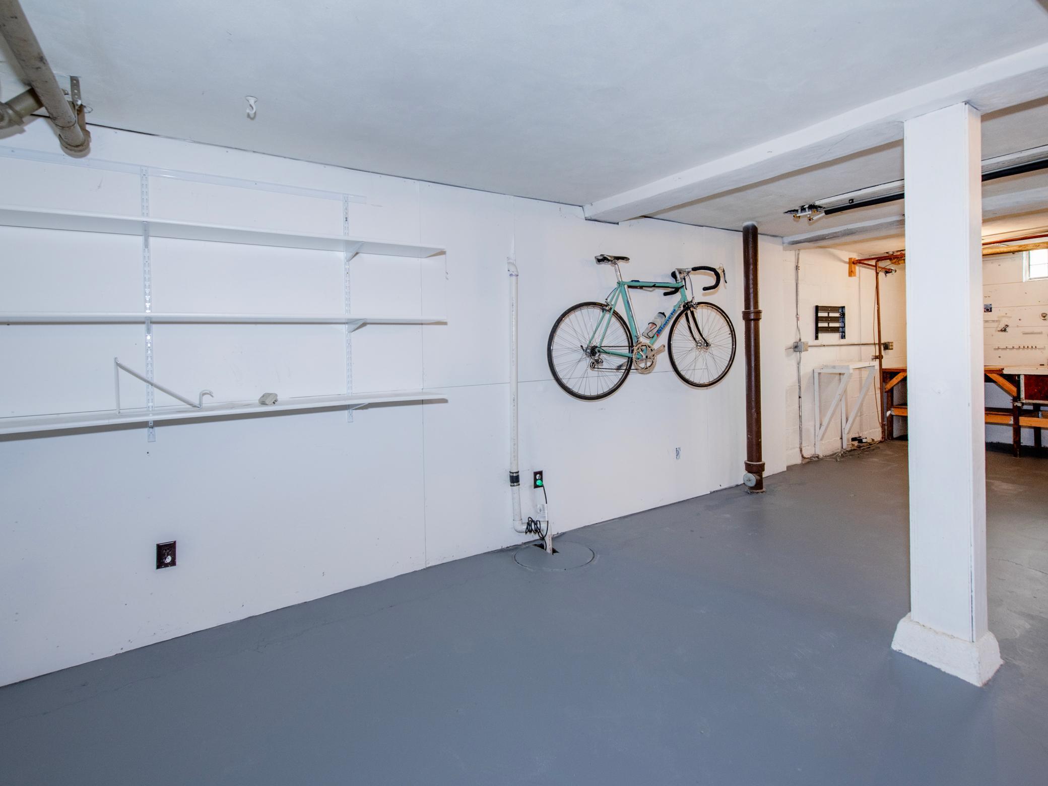 Saint Paul, Minnesota, 55104, United States, 3 Bedrooms Bedrooms, ,1 BathroomBathrooms,Residential,For Sale,1988037